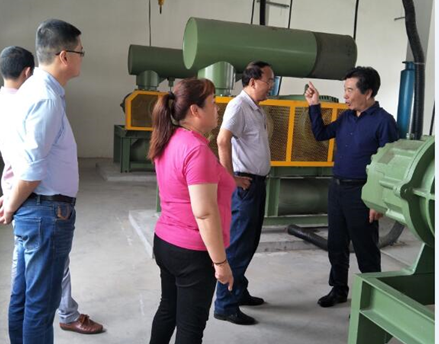 省审计厅驻渭“双审”组一行到水情形公司大荔经开区污水处理厂检查建设项目