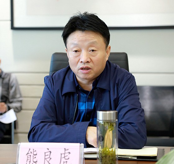 熊良虎在听取水情形公司专题汇报时强调：咬定目的、、、坚定信心，以决战决胜姿态完成整年谋划使命