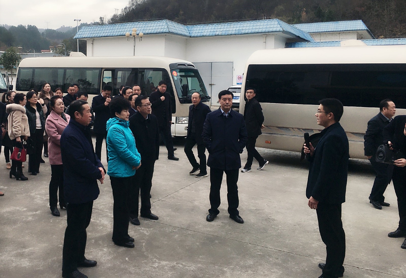 商洛市人大常委会党组副书记、、、副主任刘淑慧到水情形公司商南污水处理厂调研